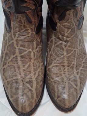 Tony LAMA  Pre-Loved ELEPHANT SKIN BOOTS SIZE 10 EE